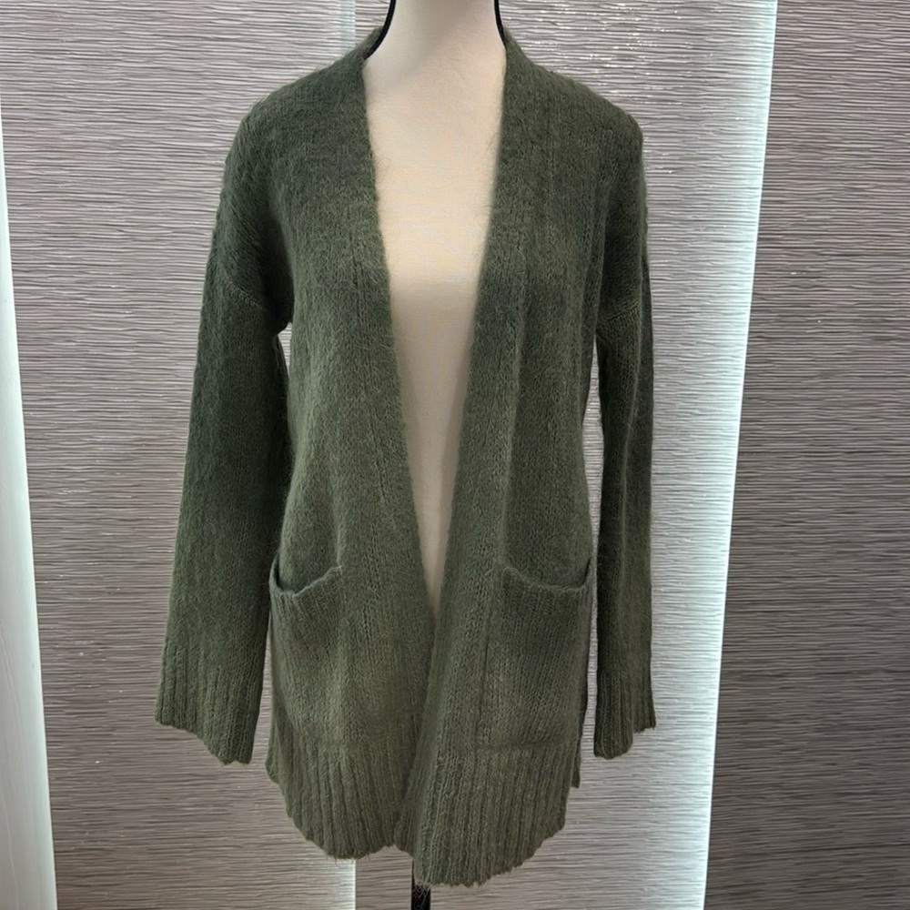 Anthropologie Alpaca & Merino Wool Two Tone ombré Green Cardigan Size XS.